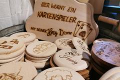 Getränkeuntersetzer / Bierdeckel aus Holz mit Sprüchen